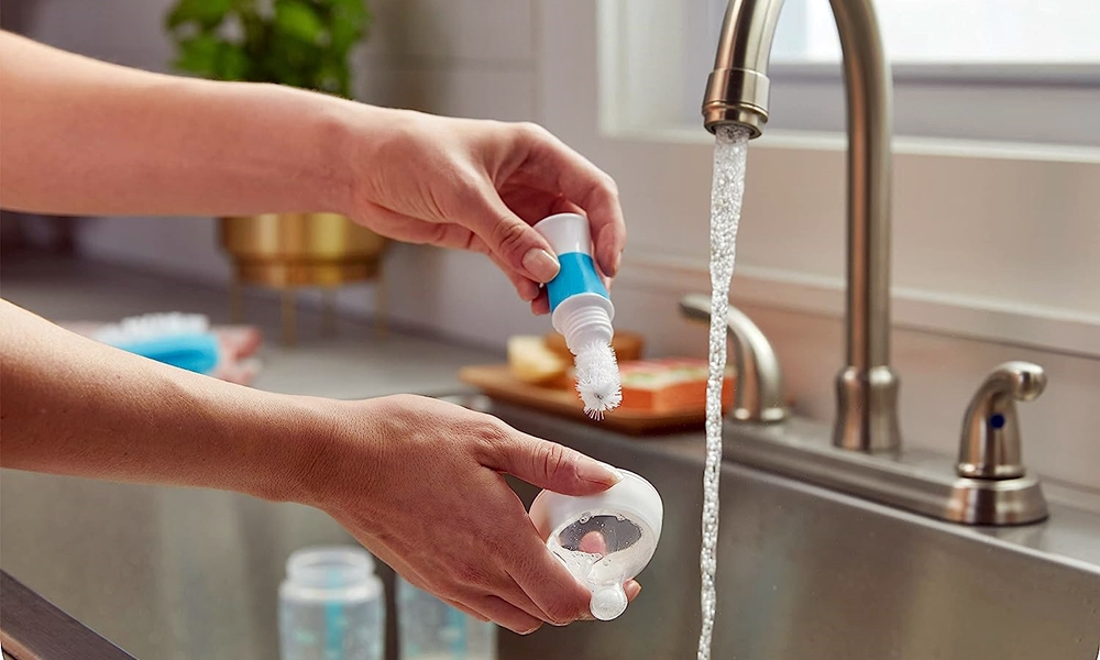 Sterilizing baby bottles with the chemical sterilization method